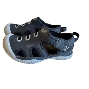 Keen Children’s Close Toe Water Shoes Size 10​